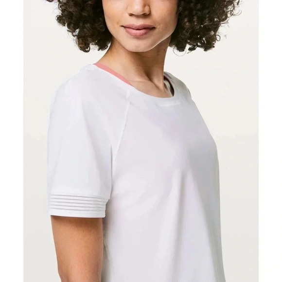 860 Lululemon Stripe in Stride Short Sleeve Tee Size 6 - Picture 2 of 7